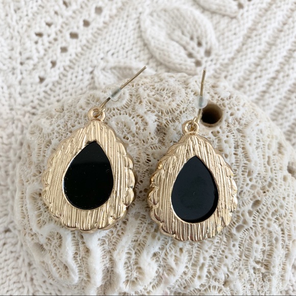 3/$15 Stunning Charcoal Tear-Drop Druzy Earrings - Picture 3 of 5